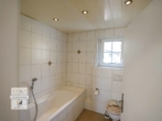 OG Badezimmer - Charaktervolles Bauernhaus mit Nebenhaus, großer Scheune & Garten – nahe Hahnenkammsee