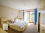Schlafzimmer - Helle Wohnung mit 2 Balkonen und TG – ruhige Premiumlage im 1. OG